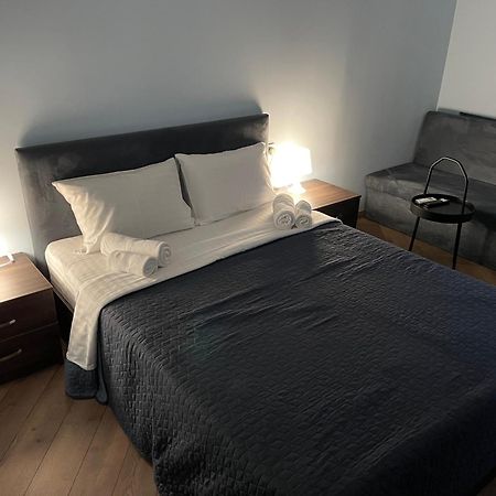 Ferienwohnung Yerevan Downtown Luxe Exterior foto